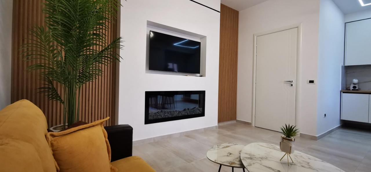 Lungomare Luxury Sea View Apartaments Vlore Exterior photo