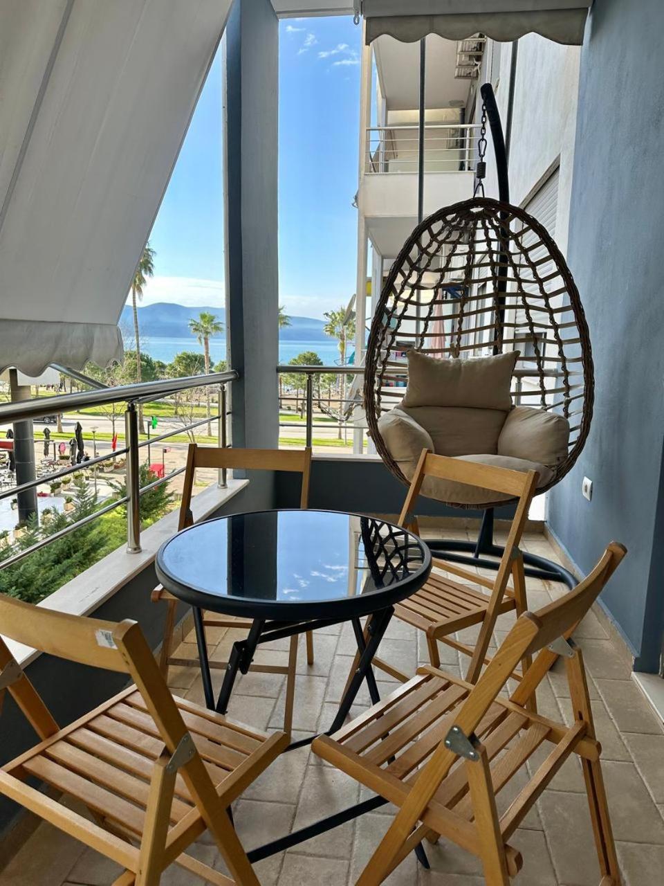 Lungomare Luxury Sea View Apartaments Vlore Exterior photo